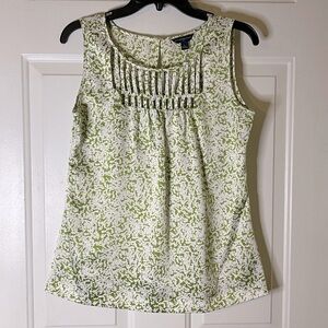 Banana Republic sleeveless blouse in white &‎ green.